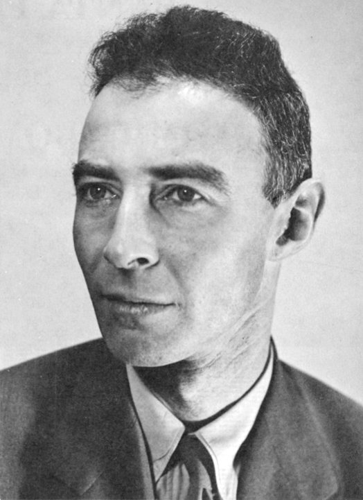 J. Robert Oppenheimer, dyrektor Projektu Manhattan — symbol odpowiedzialności naukowca za zastosowania odkryć · źródło: Department of Energy (Los Alamos), Wikimedia Commons, domena publiczna