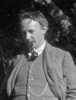 Portret G.E. Moore'a, autora „Principia Ethica" i pojęcia błędu naturalistycznego · źródło: Ray Strachey, Wikimedia Commons, domena publiczna