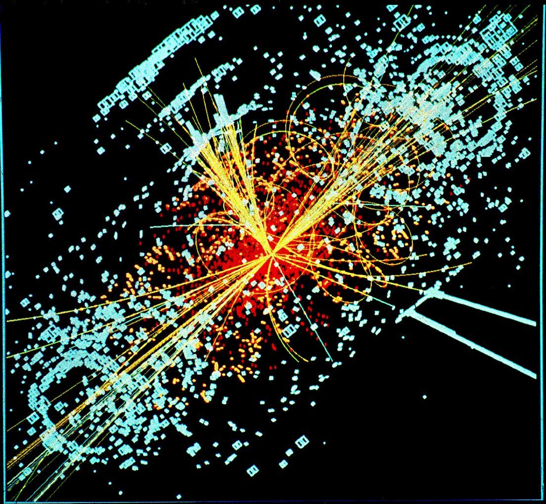 Zdarzenie z rozpadem bozonu Higgsa w detektorze CMS (CERN). Odkrycie ogłoszono dopiero przy pewności „5 sigma" — bo w nauce niepewność podaje się zawsze. · źródło: Lucas Taylor / CERN, Wikimedia Commons, CC BY-SA 3.0
