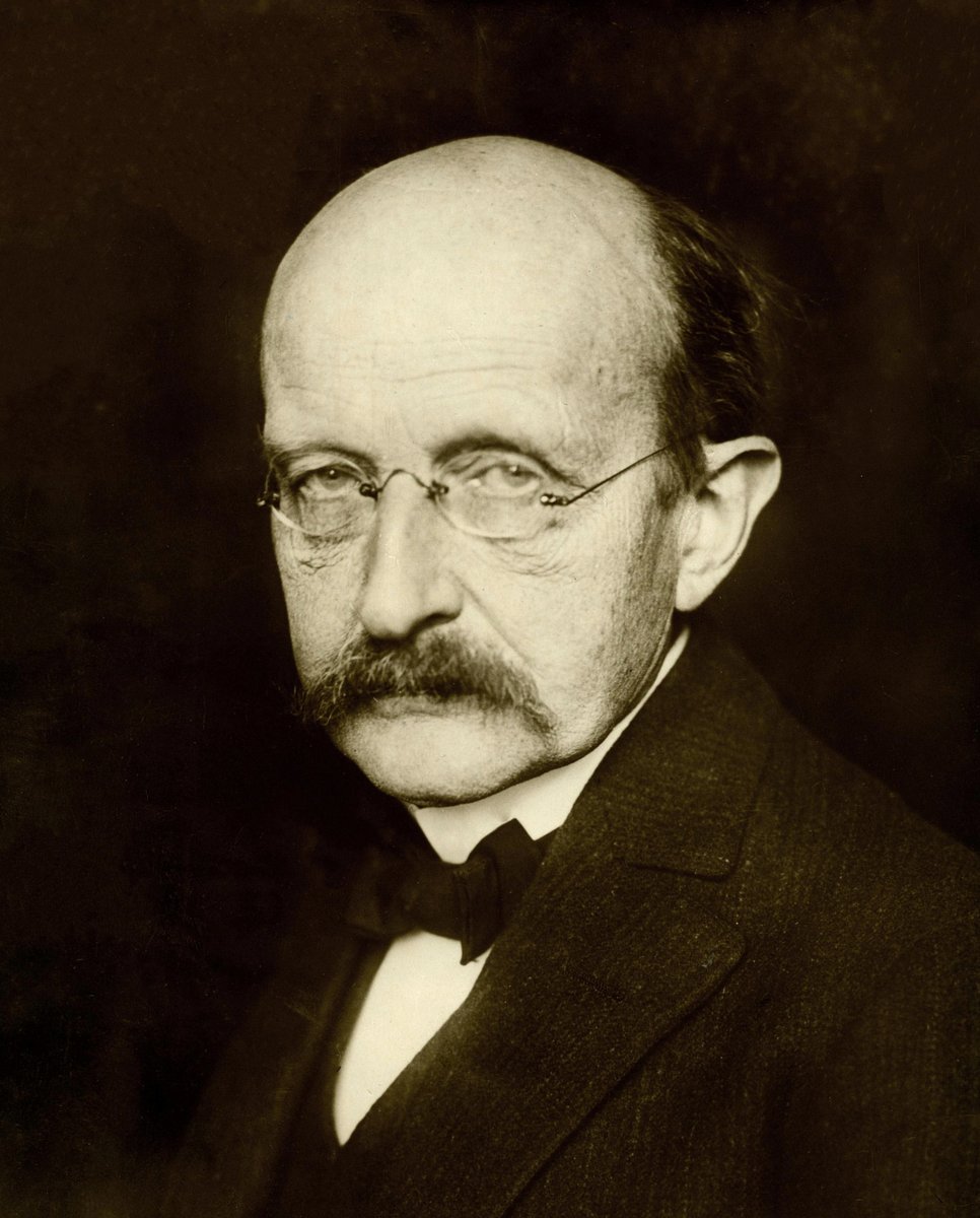Max Planck zapoczątkował fizykę kwantową, wprowadzając ideę, że energia jest wypromieniowywana porcjami (kwantami); jego stała h = 6,63·10⁻³⁴ J·s wiąże energię fotonu z częstotliwością. · źródło: autor nieznany, Wikimedia Commons, domena publiczna