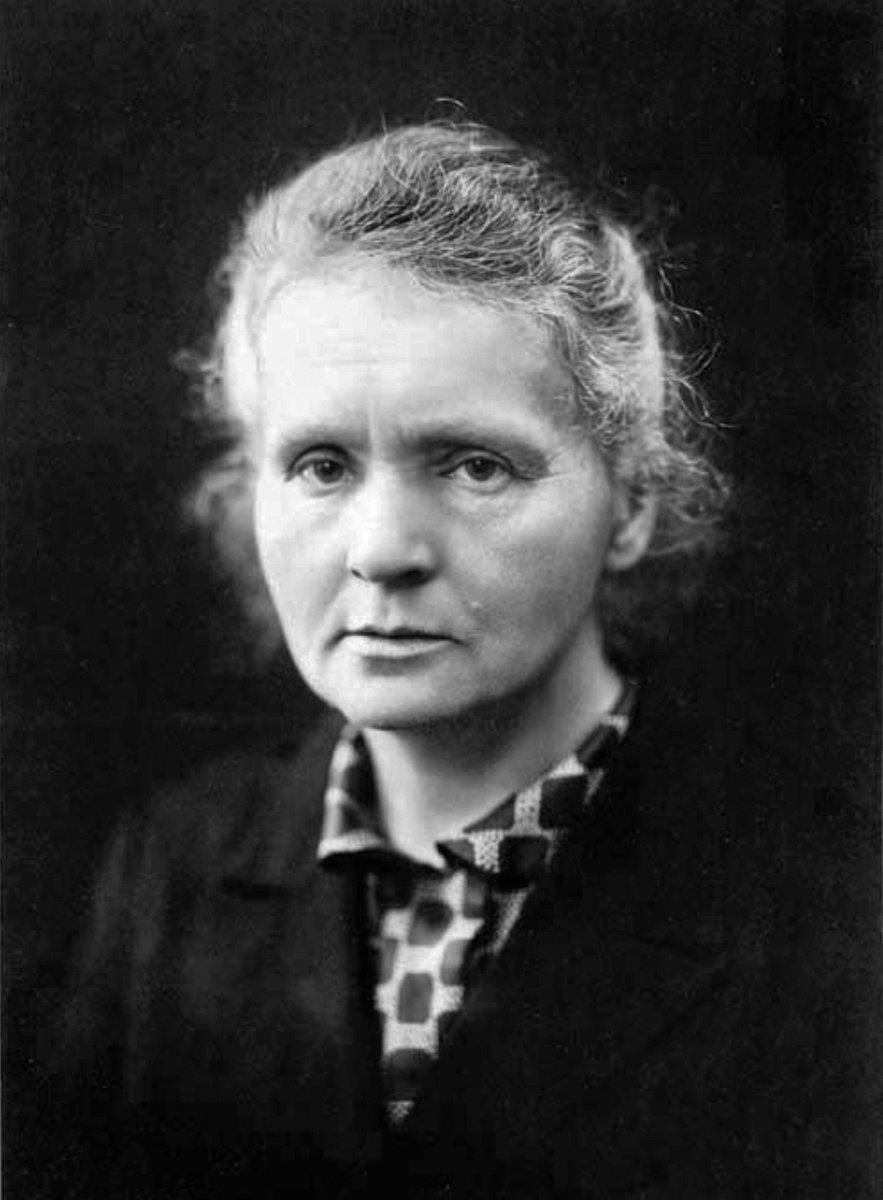 Maria Skłodowska-Curie (ok. 1920) — polska uczona, dwukrotna noblistka (fizyka i chemia); jej badania nad promieniotwórczością zmieniły obraz materii. · źródło: Henri Manuel, Wikimedia Commons, domena publiczna
