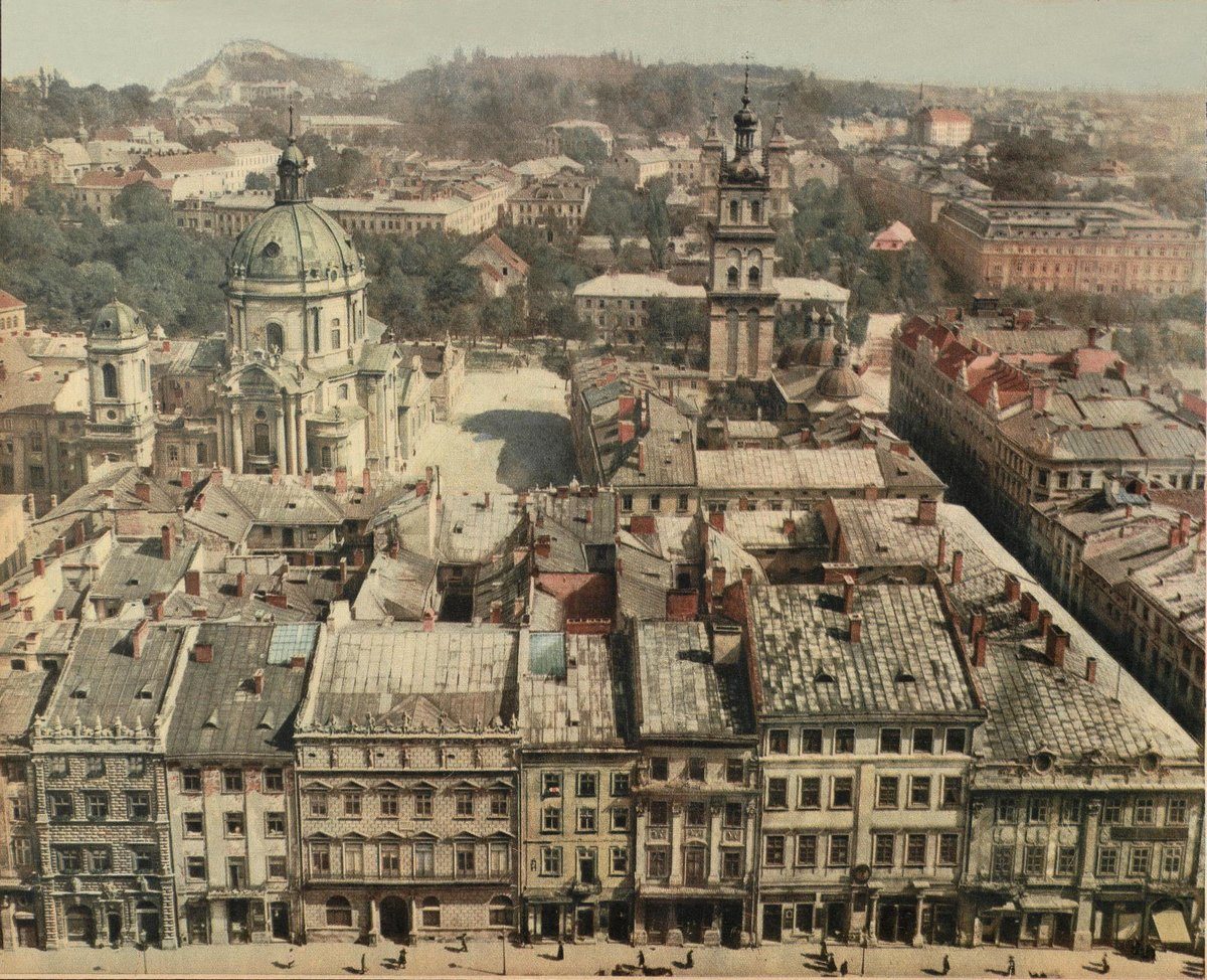 Panorama Lwowa — stolicy autonomicznej Galicji. Względna swoboda pod władzą Austrii uczyniła z Galicji ostoję polskiej kultury i polityki. · źródło: M. Münz, Wikimedia Commons, domena publiczna