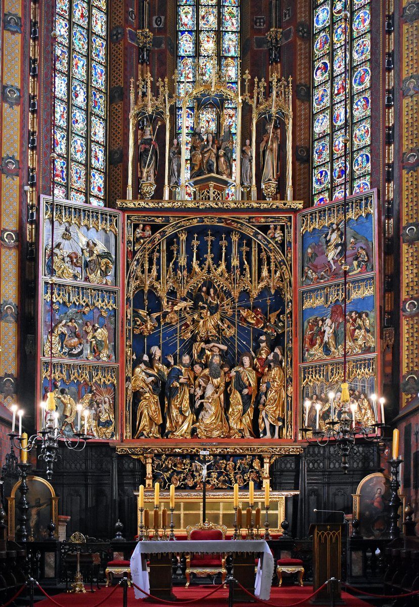 Ołtarz Wita Stwosza w bazylice Mariackiej w Krakowie (1489) — największy gotycki tryptyk Europy, arcydzieło rzeźby w drewnie ukazujące Zaśnięcie Marii. · źródło: Zygmunt Put, Wikimedia Commons, CC BY-SA 4.0