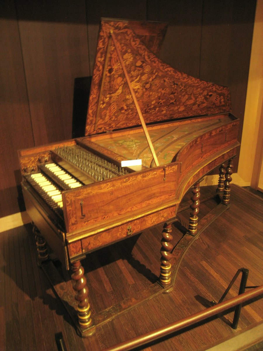 Dwumanuałowy klawesyn Vincenta Tibauta (Tuluza, 1679) · źródło: Daderot, Wikimedia Commons, domena publiczna