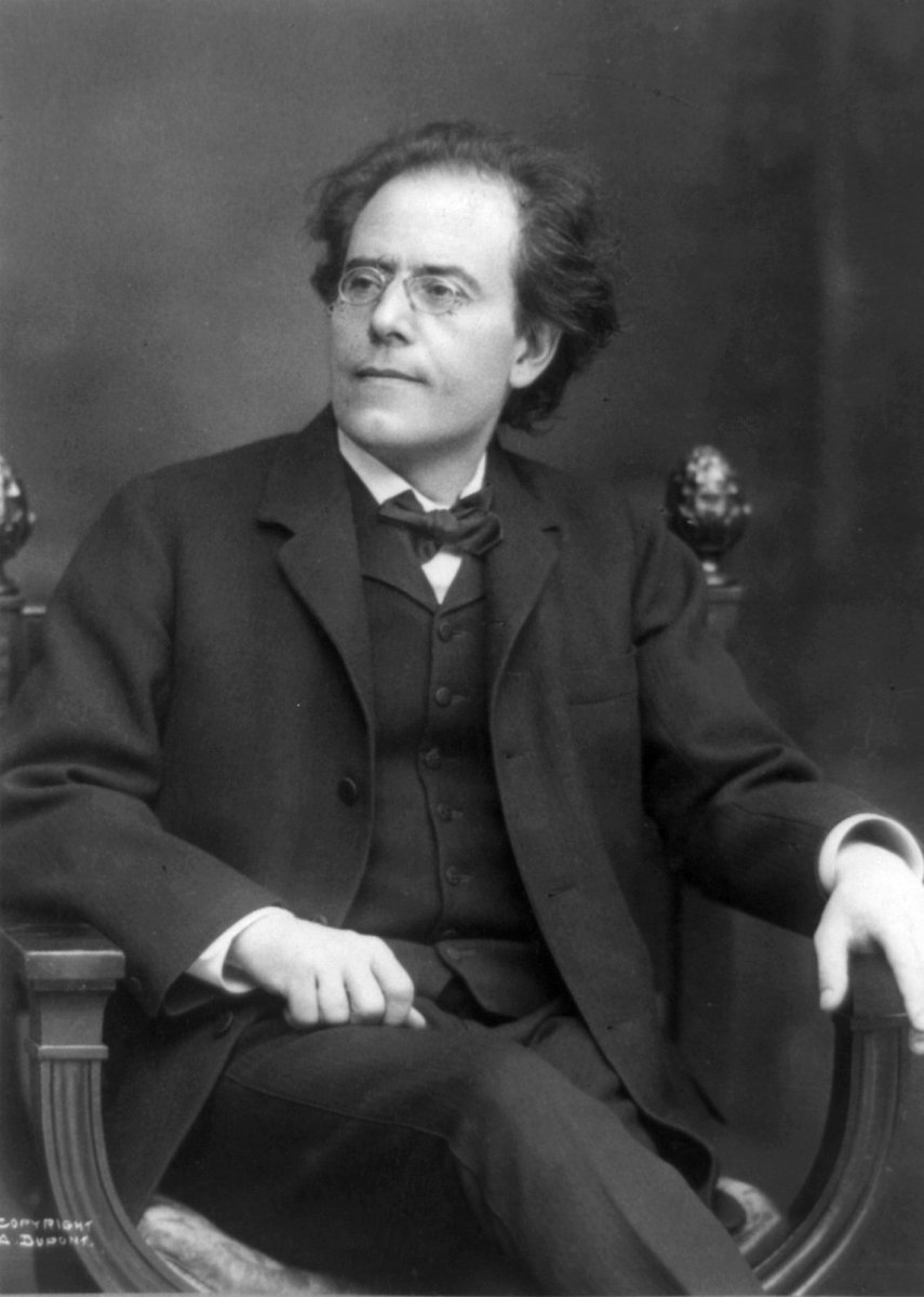 Portret Gustava Mahlera (1909), twórcy idei „symfonii jako świata" · źródło: studio A. Dupont, Nowy Jork, Wikimedia Commons, domena publiczna