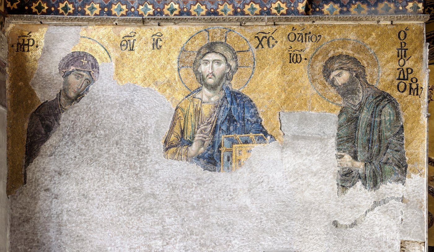 Deesis z empory Hagia Sophia (XIII w.) — Chrystus między Marią a Janem Chrzcicielem w geście wstawienniczym; twarze subtelnie zindywidualizowane po kontakcie z Zachodem · źródło: Myrabella, Wikimedia Commons, CC0