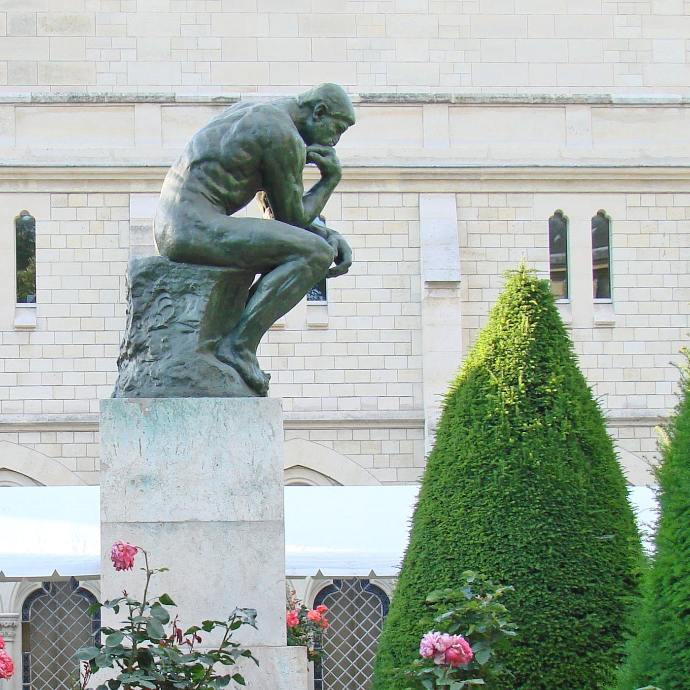 Auguste Rodin, Myśliciel (1880, Musée Rodin, Paryż) — atletyczne ciało skupione w wysiłku; pierwotnie postać Dantego z Wrót piekieł; myślenie jako praca fizyczna · źródło: fot. Jean-Pierre Dalbéra, Wikimedia Commons, CC BY 2.0