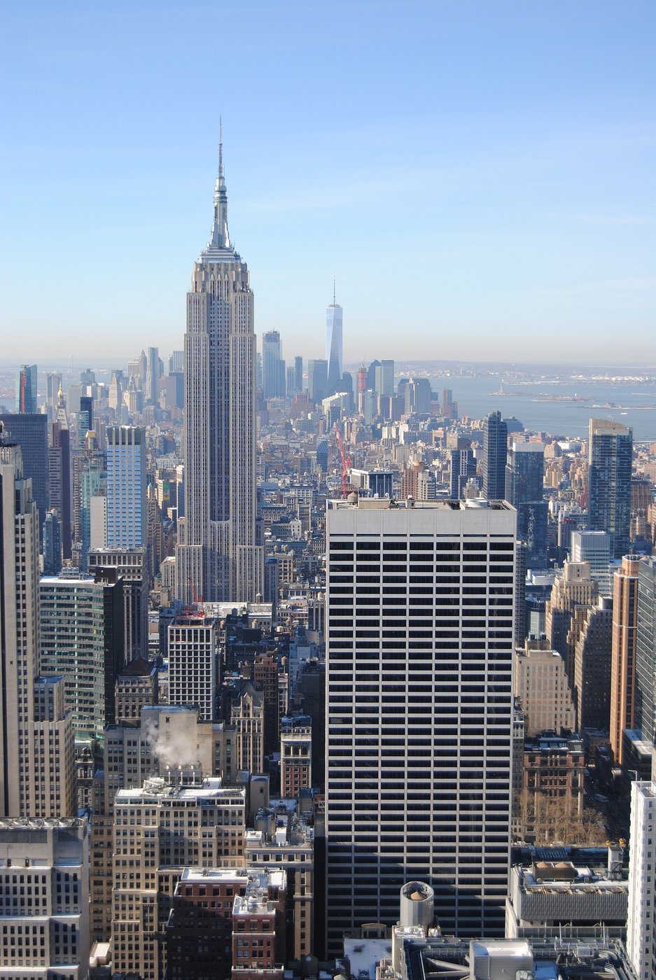 Empire State Building (1931, Nowy Jork) — art déco: geometria, sylweta zwężająca się ku górze, metalowe detale; nowoczesność jako styl i luksus · źródło: fot. Susan M. Dunn, Wikimedia Commons, CC BY-SA 4.0