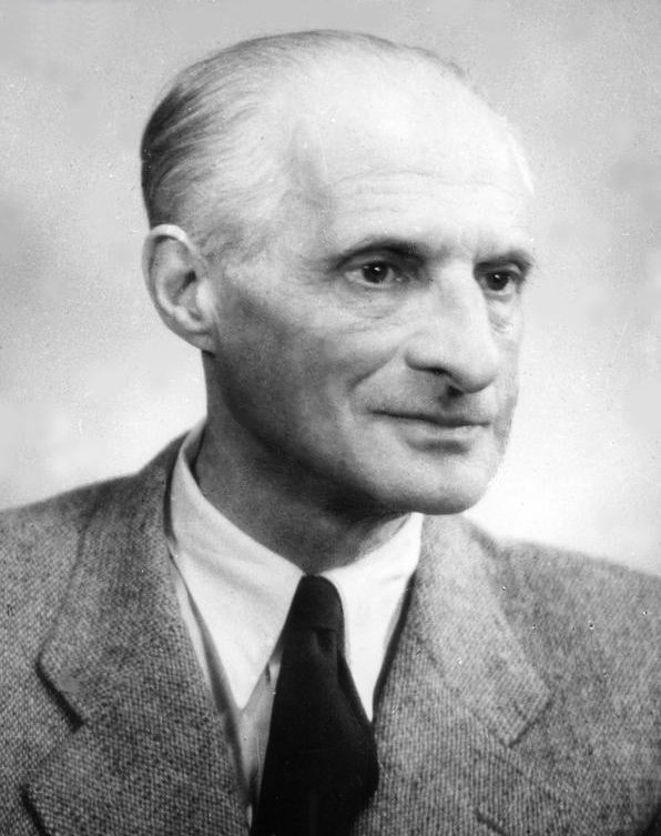 Julian Tuwim — fotografia portretowa współzałożyciela Skamandra, mistrza witalizmu i krytyki społecznej · źródło: Władysław Miernicki, Wikimedia Commons, domena publiczna