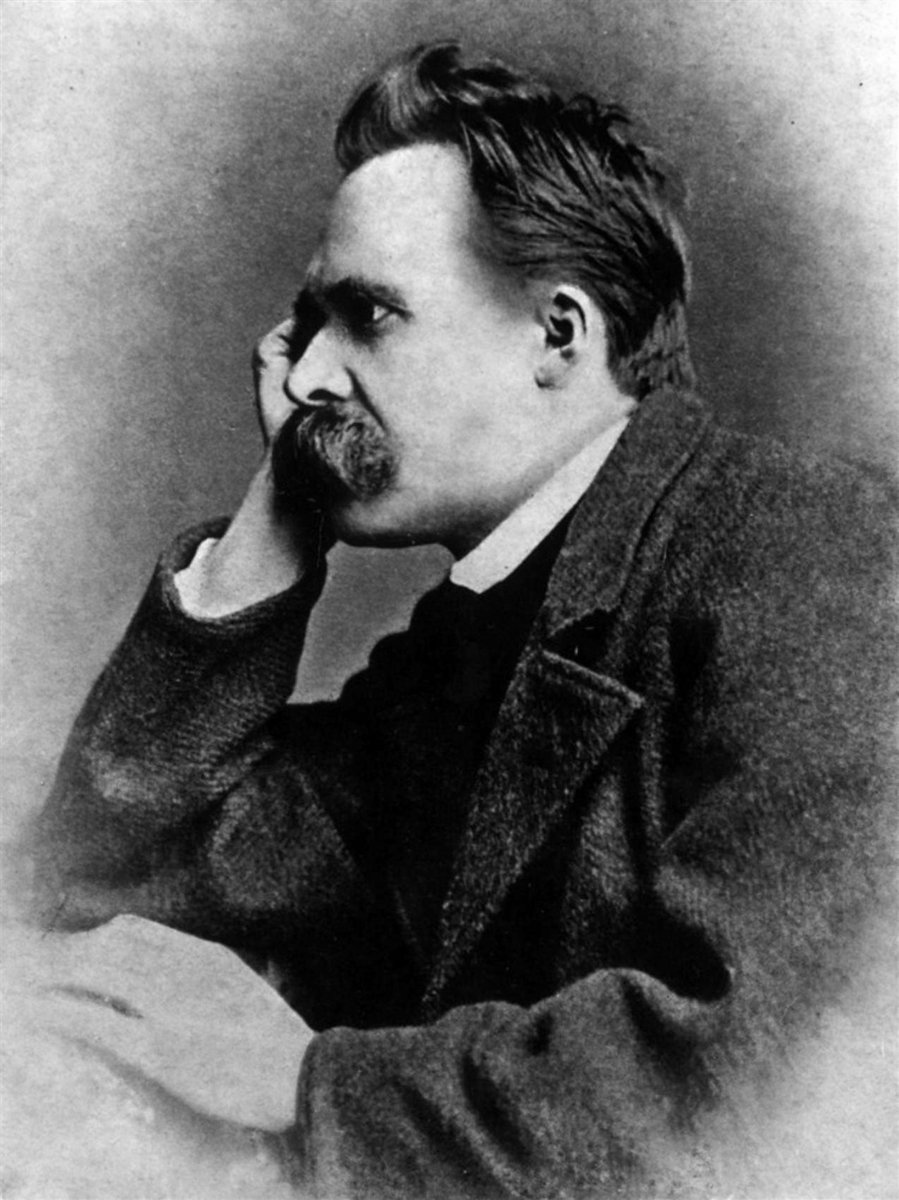 Friedrich Nietzsche na fotografii z 1882 r. — filozof woli mocy i nadczłowieka, inspiracja indywidualizmu Młodej Polski · źródło: Gustav-Adolf Schultze, Wikimedia Commons, domena publiczna