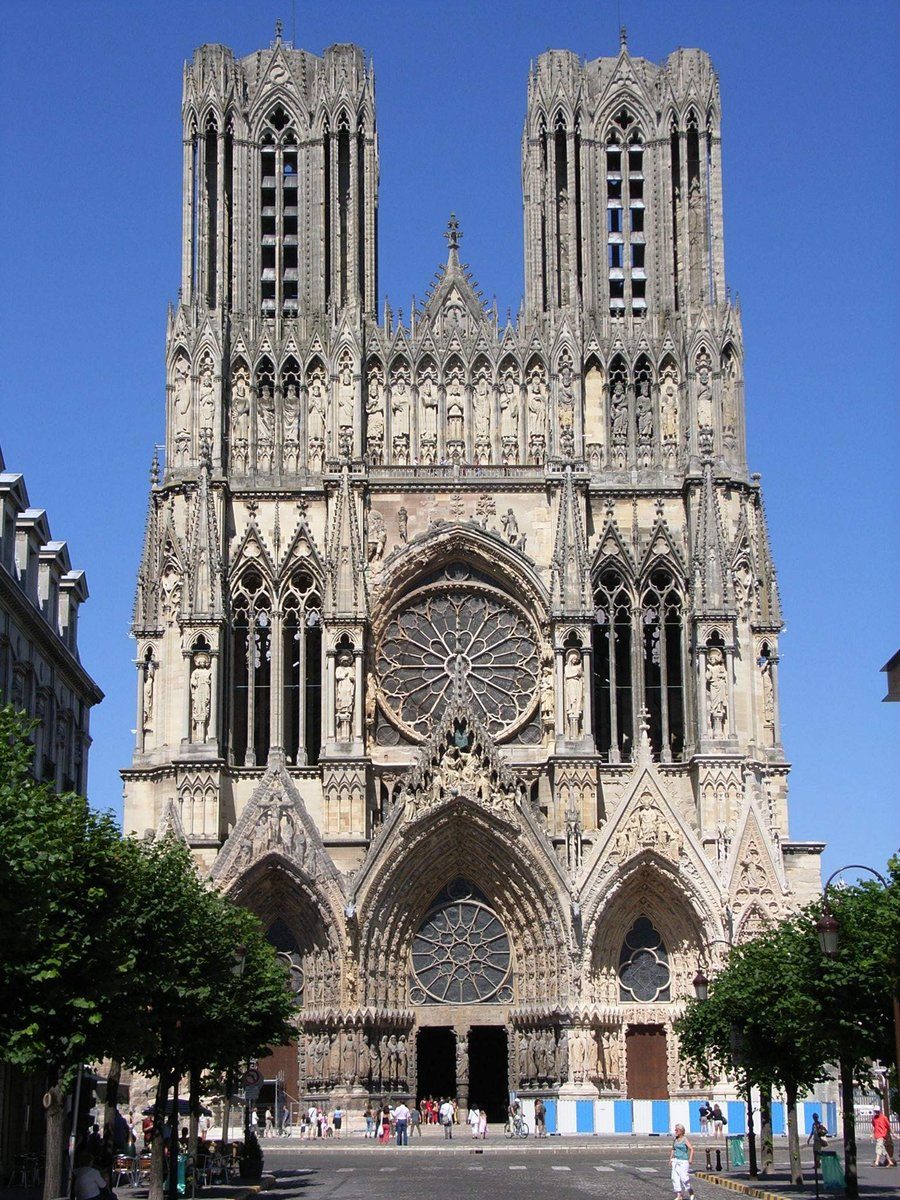 Katedra Notre-Dame w Reims — szczyt gotyku, „cud inżynierii i architektury” średniowiecza · źródło: bodoklecksel, Wikimedia Commons, CC BY-SA 3.0