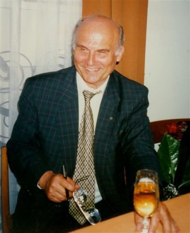 Ryszard Kapuściński (Warszawa, 1997) — mistrz reportażu literackiego · źródło: Mariusz Kubik, Wikimedia Commons, CC BY-SA 3.0