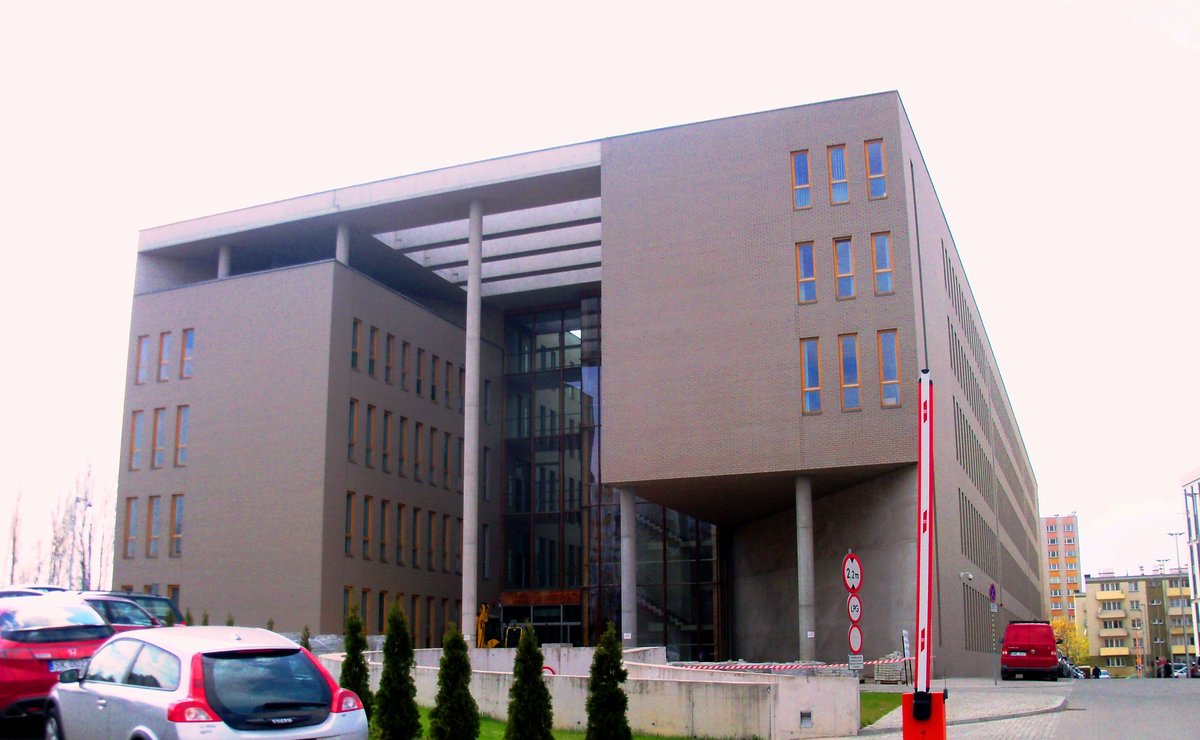 Gmach Sądu Okręgowego w Katowicach: postępowanie sądowe — cywilne i karne — toczy się według ściśle określonych procedur, z prawem do odwołania (apelacji). · źródło: Michał Bulsa, Wikimedia Commons, CC BY 3.0